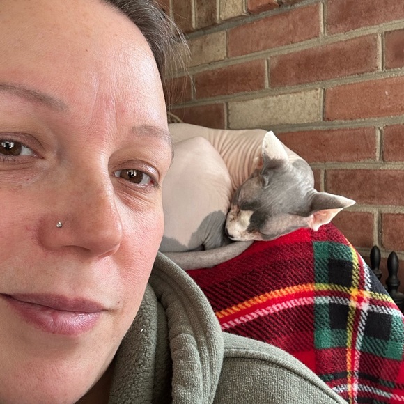 Meet your Posher, Lizzy - Picture 1 of 1